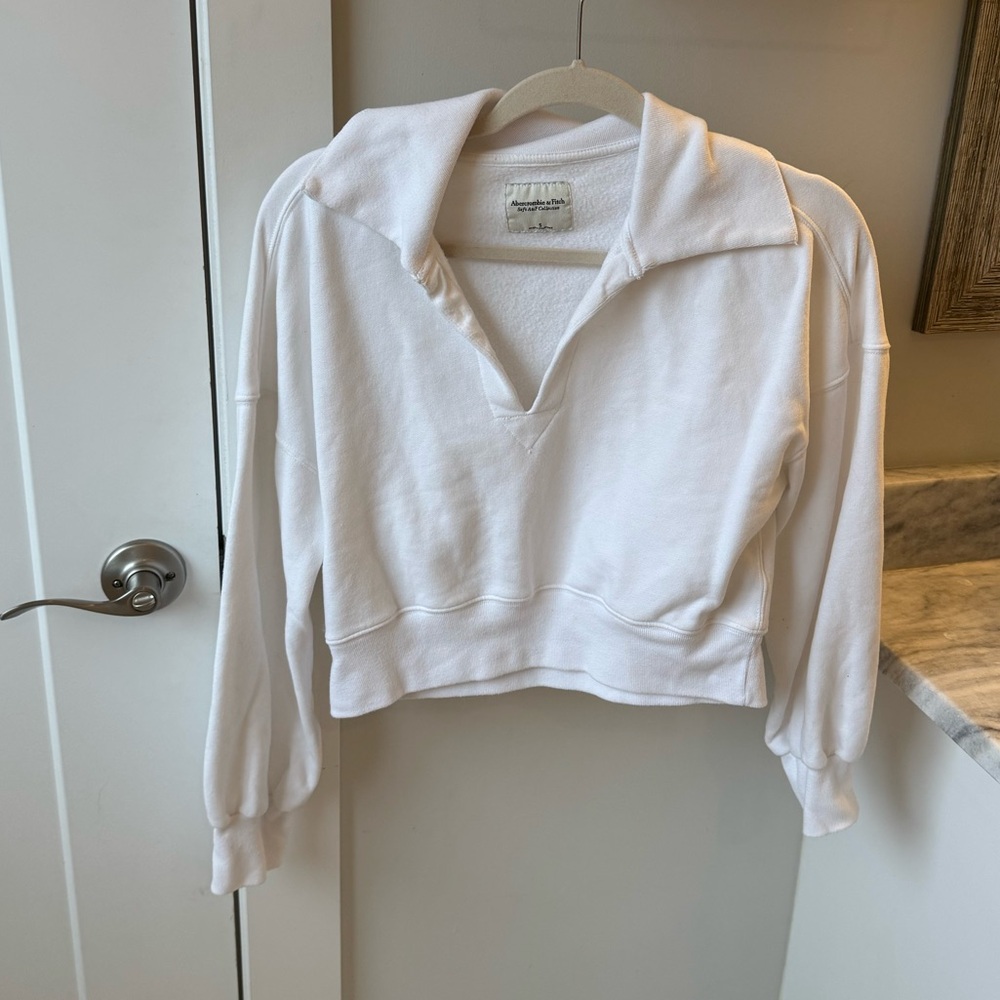 White Abercrombie pull over
